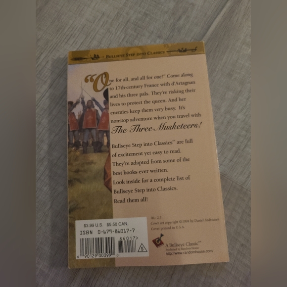 Dolphine tale, donuthead, the three musketeers Lot of 3 books - Picture 5 of 7